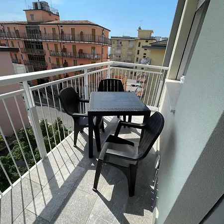 Apartment In 53144